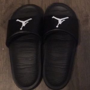 Size 9 jordan slides never worn
